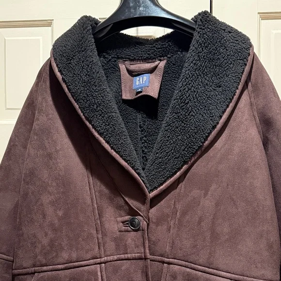 GAP Women's Dark Brown Teddy Jacket with Black Interior - Picture 3 of 15